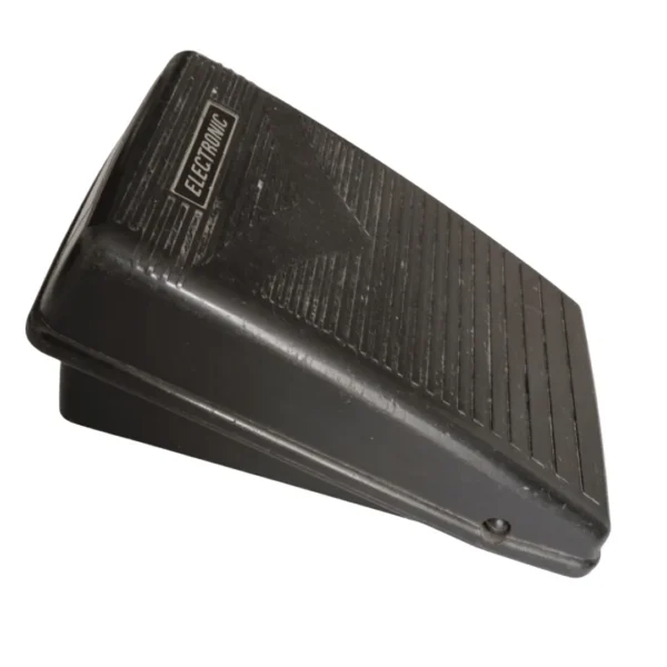 Carcasa de pedal de maquina familiar repuesto kachivaches.online 01 CARCASA DE PEDAL REPUESTO - MÁQUINA DE COSER 🛠️